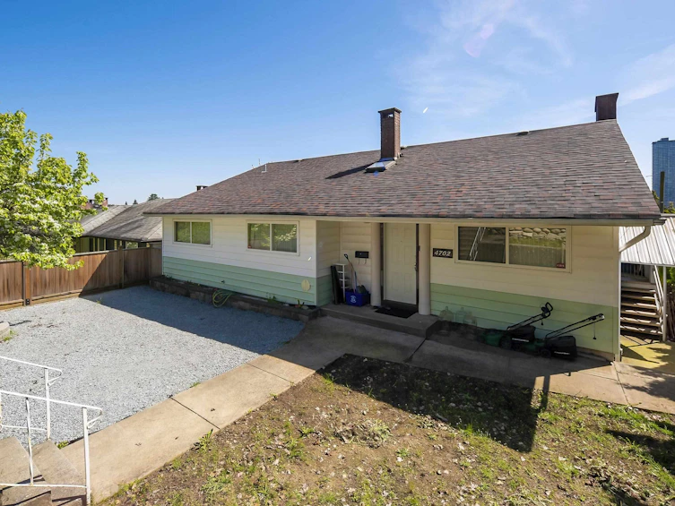 4702 Parker Street, Burnaby, BC, V5C 3E3 - 2