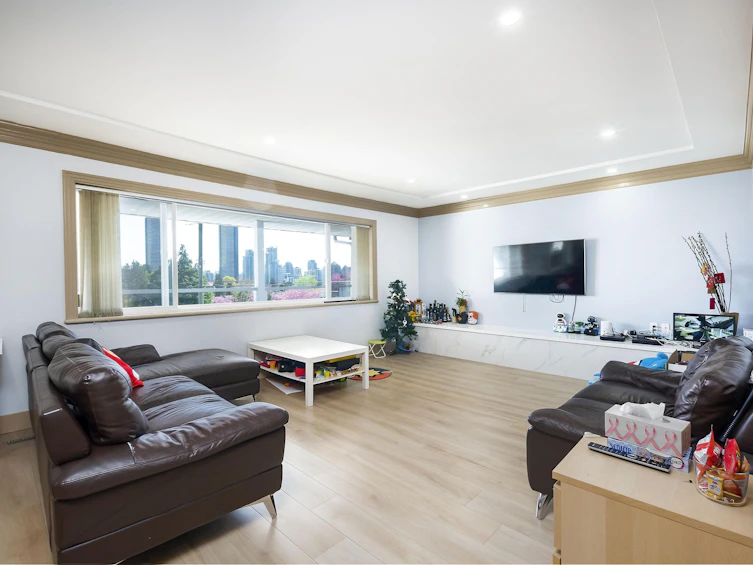 4702 Parker Street, Burnaby, BC, V5C 3E3 - 3