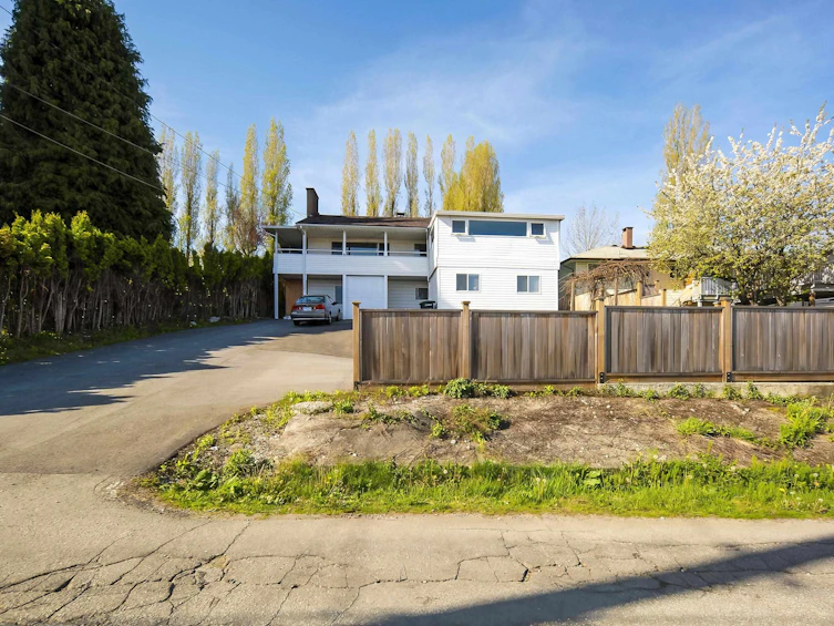 4702 Parker Street, Burnaby, BC, V5C 3E3 - 18