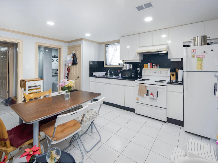 4702 Parker Street, Burnaby, BC, V5C 3E3 - 22