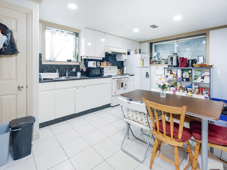 4702 Parker Street, Burnaby, BC, V5C 3E3 - 26