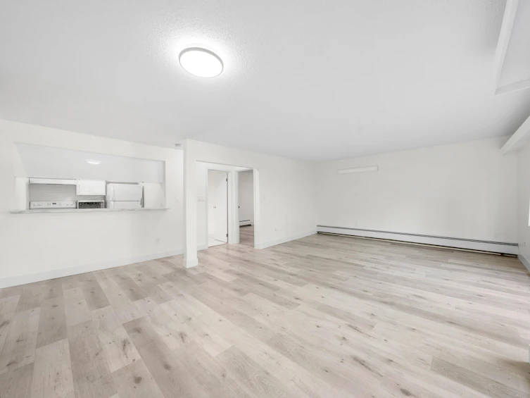 205-1945 Woodway Place, Burnaby, BC, V5B 4S4 - 2