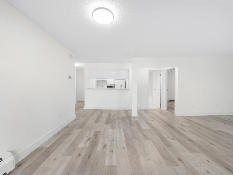 205-1945 Woodway Place, Burnaby, BC, V5B 4S4 - 3