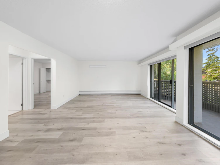 205-1945 Woodway Place, Burnaby, BC, V5B 4S4 - 5