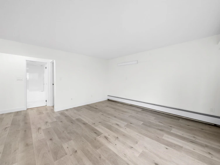 205-1945 Woodway Place, Burnaby, BC, V5B 4S4 - 11