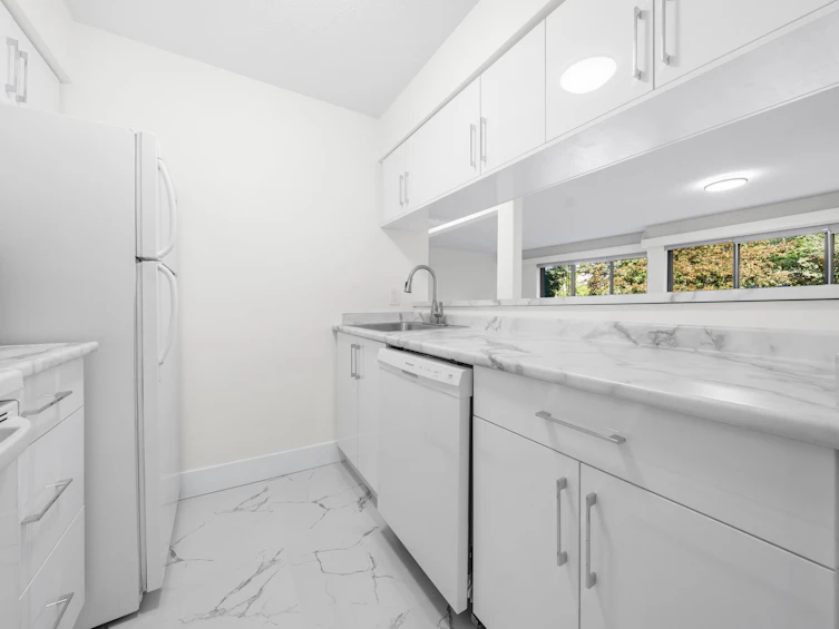 205-1945 Woodway Place, Burnaby, BC, V5B 4S4 - 22