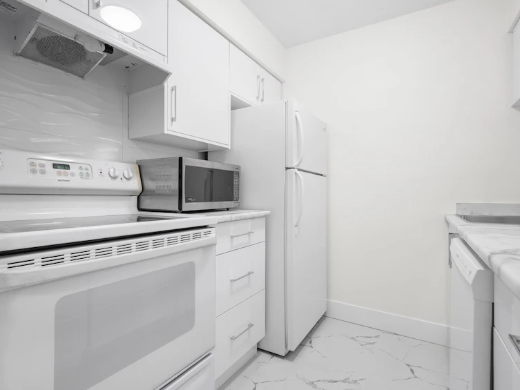 205-1945 Woodway Place, Burnaby, BC, V5B 4S4 - 26