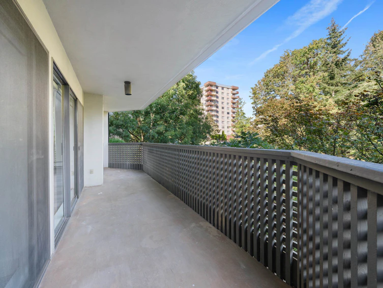 205-1945 Woodway Place, Burnaby, BC, V5B 4S4 - 34