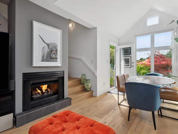 1585 Bowser Avenue, North Vancouver, BC, V7P 2Y4 - 2