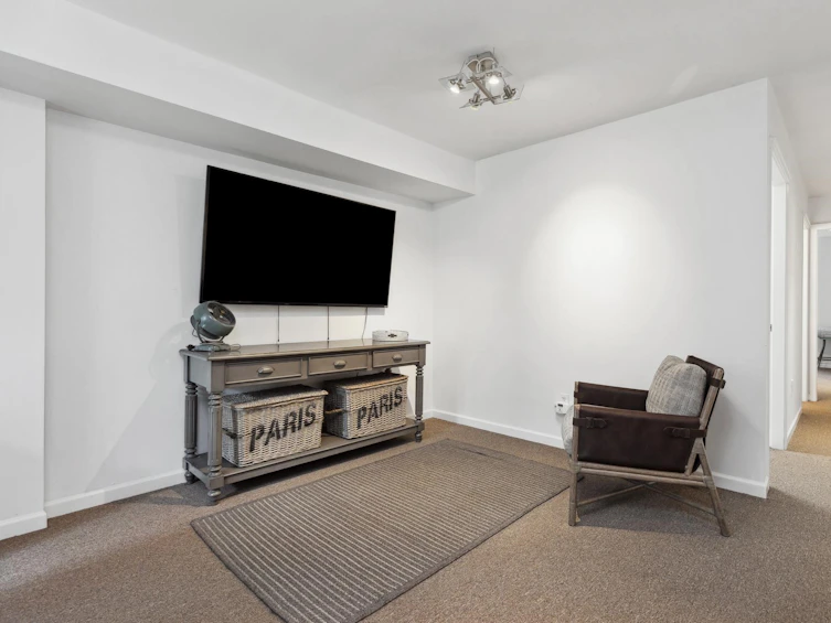 1585 Bowser Avenue, North Vancouver, BC, V7P 2Y4 - 22