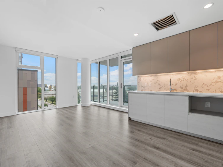 602-8188 Fraser Street, Vancouver, BC, V6K 2G2 - 10