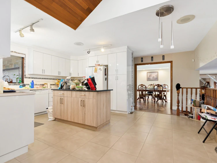 13851 115 Avenue, Surrey, BC, V3R 5Y3 - 9