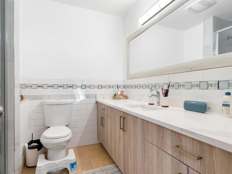 13851 115 Avenue, Surrey, BC, V3R 5Y3 - 13