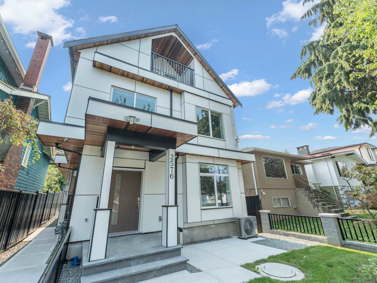 2-2576 E 28th Avenue, Vancouver, BC, V5R 1R6