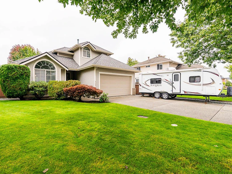 6069 169 Street, Surrey, BC, V3S 8X5