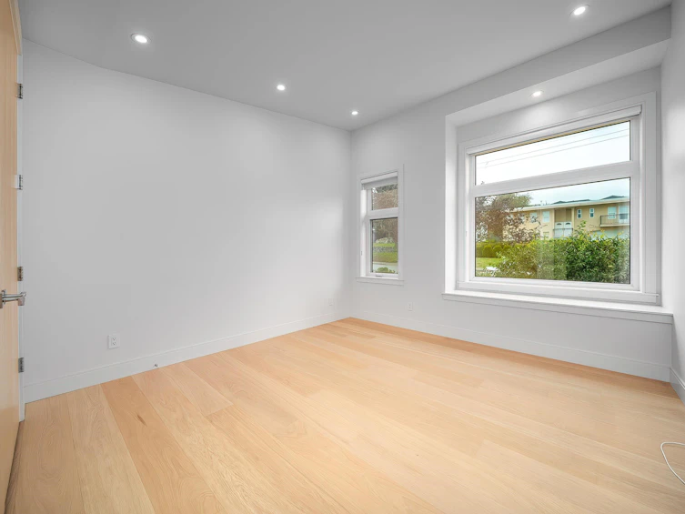 5970 Grant Street, Burnaby, BC, V5B 2K4 - 24