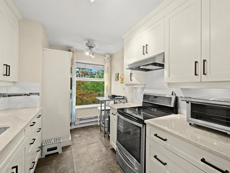 309-16085 83, Surrey, BC, V4N 0N2 - 5