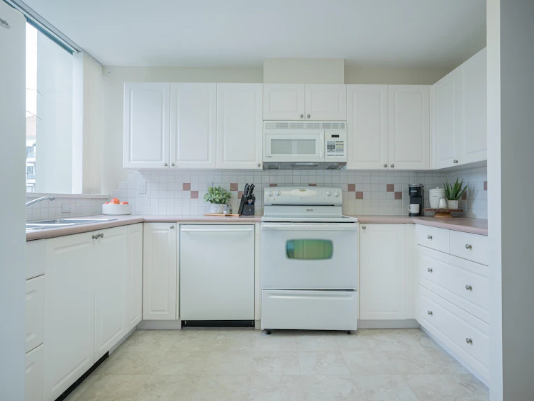 207-1745 Martin Drive, Surrey, BC, V4A 9T5 - 15