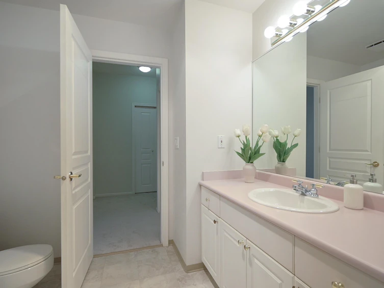 207-1745 Martin Drive, Surrey, BC, V4A 9T5 - 26