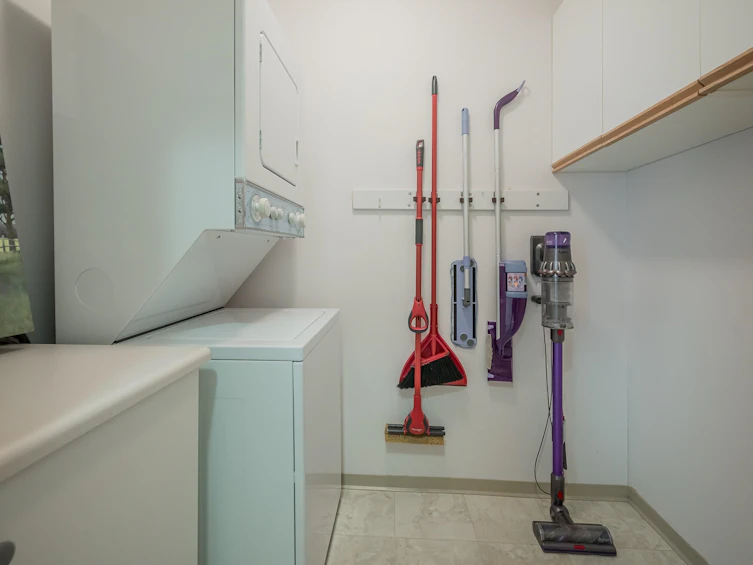 207-1745 Martin Drive, Surrey, BC, V4A 9T5 - 27