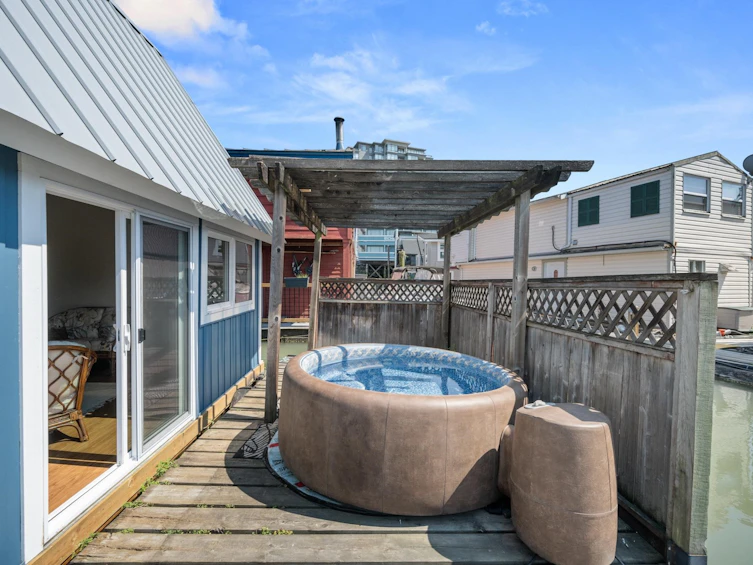 AA03-8211 River Road, Richmond, BC, V6X 1X8 - 5