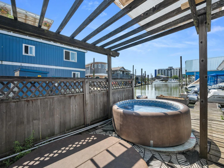 AA03-8211 River Road, Richmond, BC, V6X 1X8 - 7