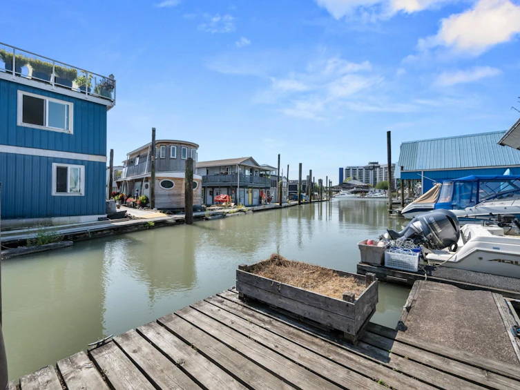 AA03-8211 River Road, Richmond, BC, V6X 1X8 - 8