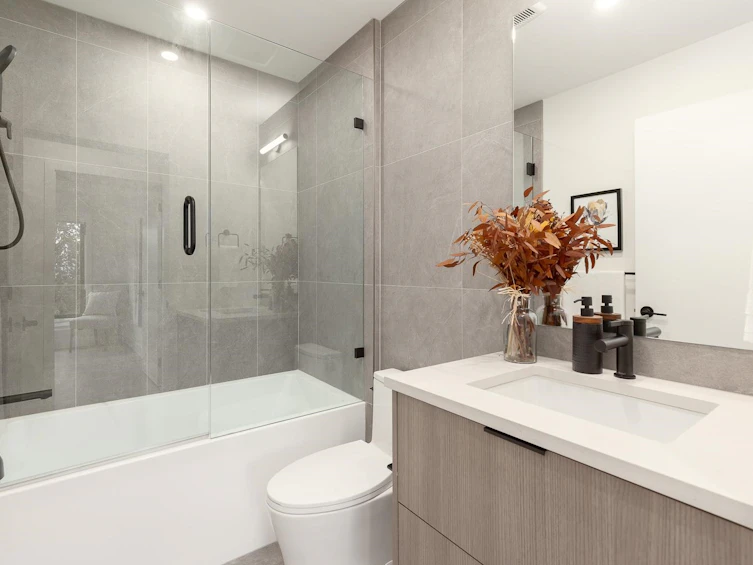 1-280 E 19th Avenue, Vancouver, BC, V5V 1J2 - 18