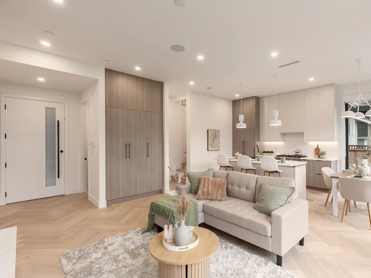 2-280 East 19th Avenue, Vancouver, BC, V5V 1J2 - 3