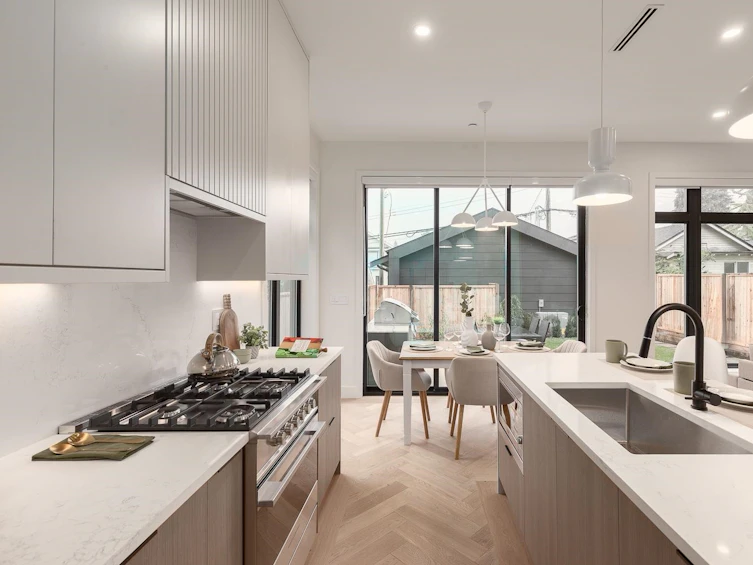 2-280 East 19th Avenue, Vancouver, BC, V5V 1J2 - 8