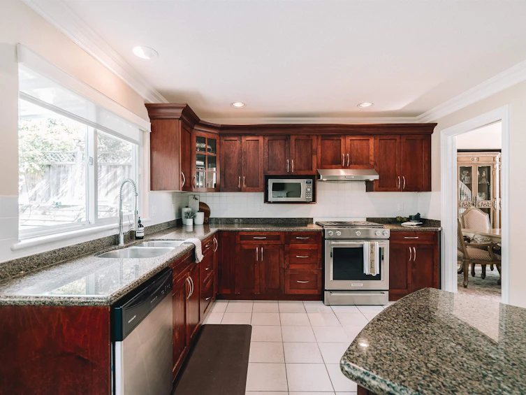 2873 Woodsia Place, Coquitlam, BC, V3E 2Y2 - 11