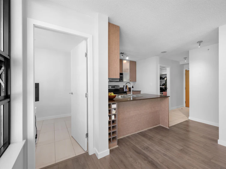 1505-977 Mainland Street, Vancouver, BC, V6B 1T2 - 6