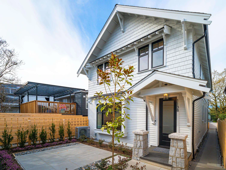 1138 East 26th Avenue, Vancouver, BC, V5V 2J7