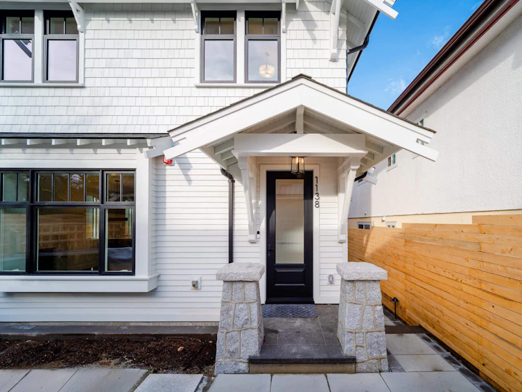 1138 East 26th Avenue, Vancouver, BC, V5V 2J7 - 4