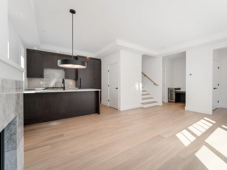 1138 East 26th Avenue, Vancouver, BC, V5V 2J7 - 12