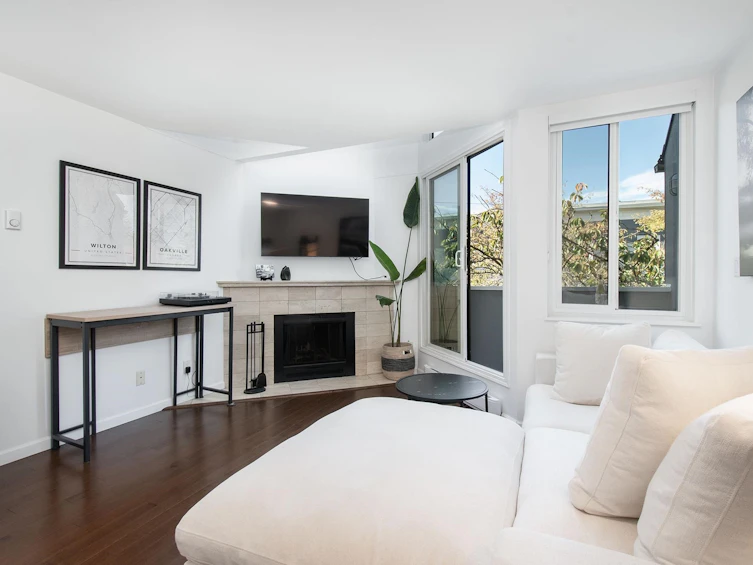 18-1870 Yew Street, Vancouver, BC, V6K 3G2 - 4
