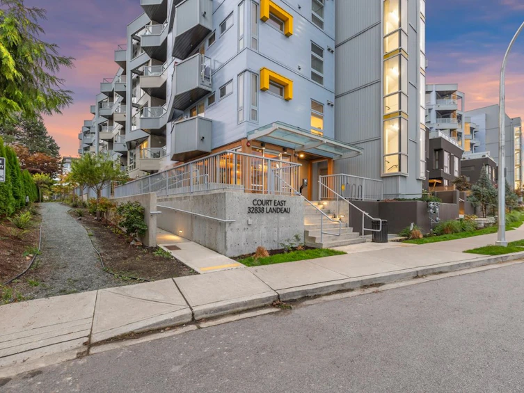 105-32838 Landeau Place, Abbotsford, BC, V2S 0M6 - 3