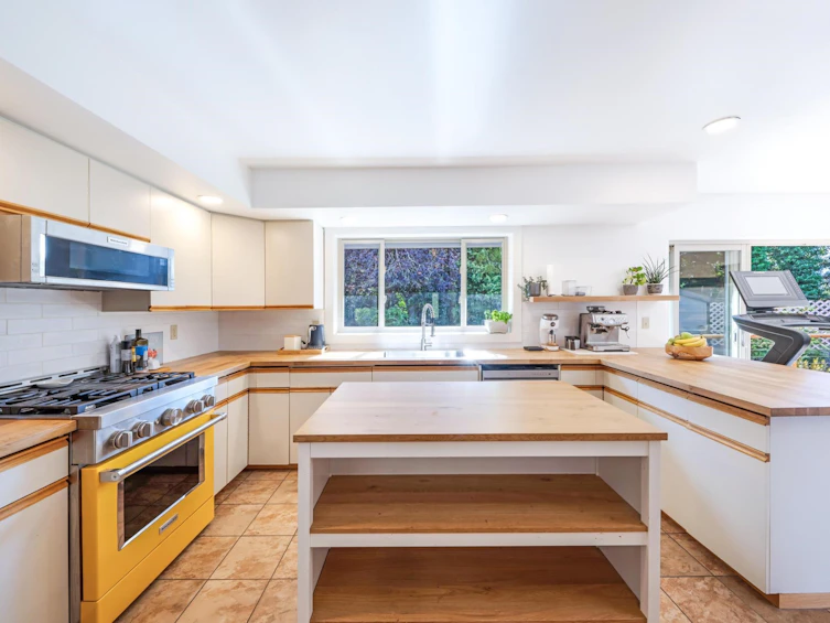 1257 Marion Place, Gibsons, BC, V0N 1V4 - 6
