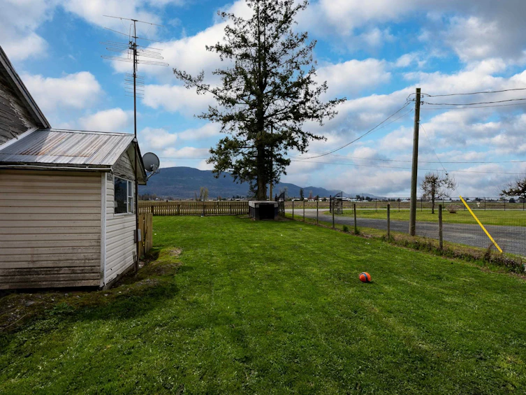 43275 Adams Road, Chilliwack, BC, V2R 4L1 - 11