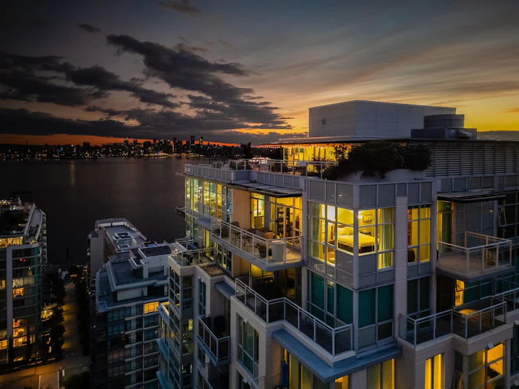 PH2301-188 E Esplanade, North Vancouver, BC, V7L 4Y1