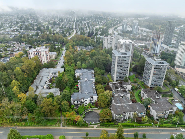 401-1945 Woodway Place, Burnaby, BC, V5B 4S4 - 34