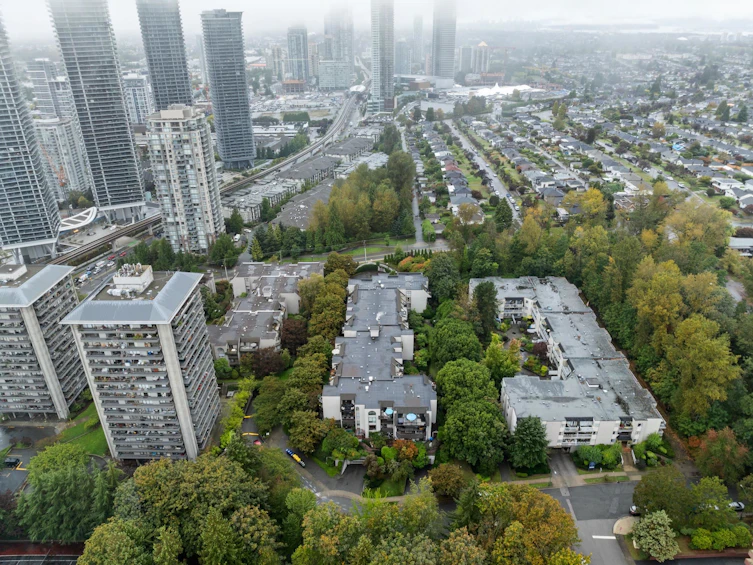 401-1945 Woodway Place, Burnaby, BC, V5B 4S4 - 37