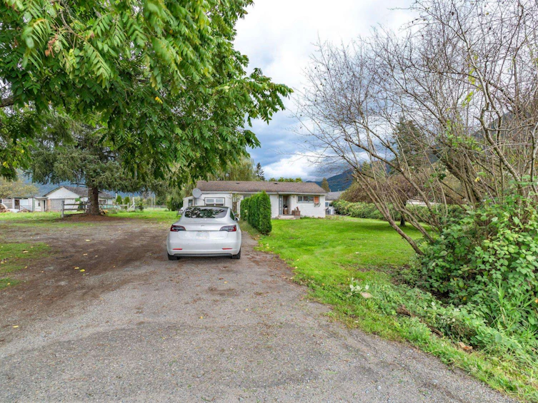 9750 Farms Road, Mission, BC, V2V 4J1 - 4