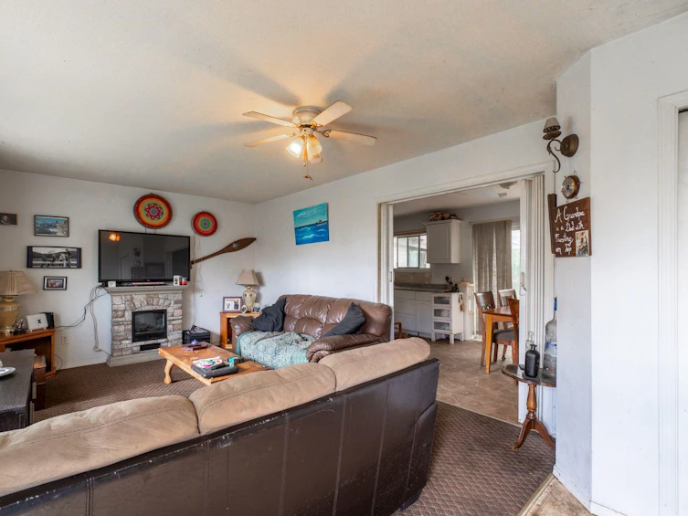 9750 Farms Road, Mission, BC, V2V 4J1 - 9