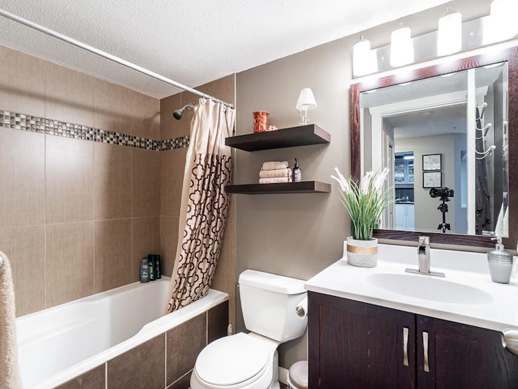 114-19750 64 Avenue, Langley, BC, V2Y 2T1 - 19