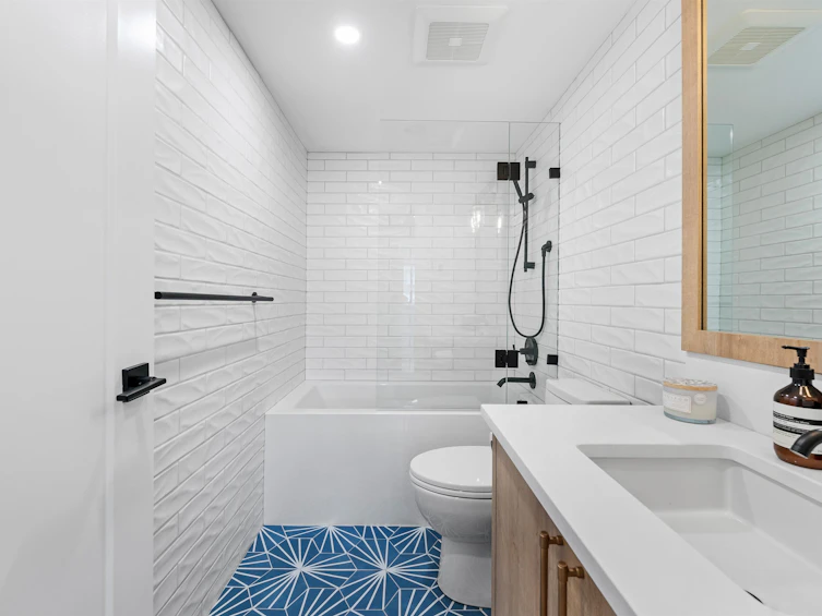 215-2121 W 6th Avenue, Vancouver, BC, V6K 1V5 - 17