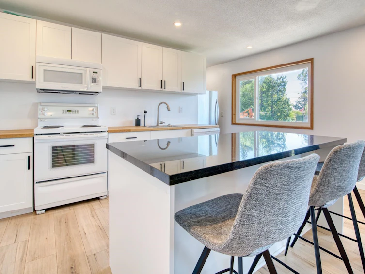5639 O'brian Road, Halfmoon Bay, BC, V7Z 1E9 - 8