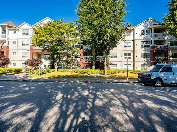 402-8068 120a Street, Surrey, BC, V3W 3P3 - 2