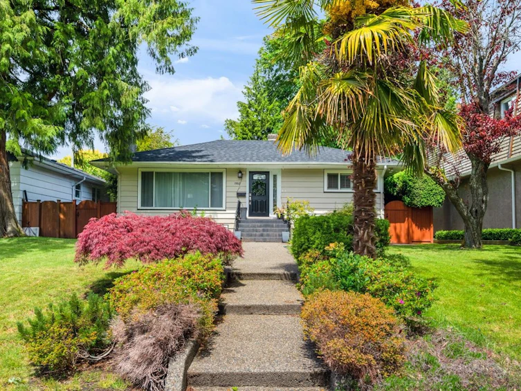 1885 W 62nd Avenue, Vancouver, BC, V6P 2G3 - 2