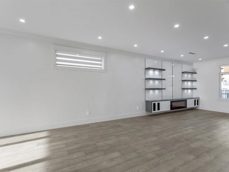 5343 Frances Street, Burnaby, BC, V5B 1T4 - 9